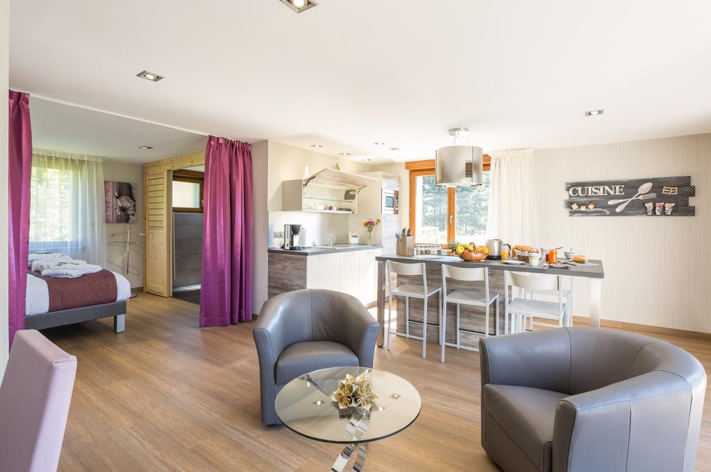 Logis Hotel Le Relais Du Bois Vialotte Le Chambon-sur-Lignon Ngoại thất bức ảnh