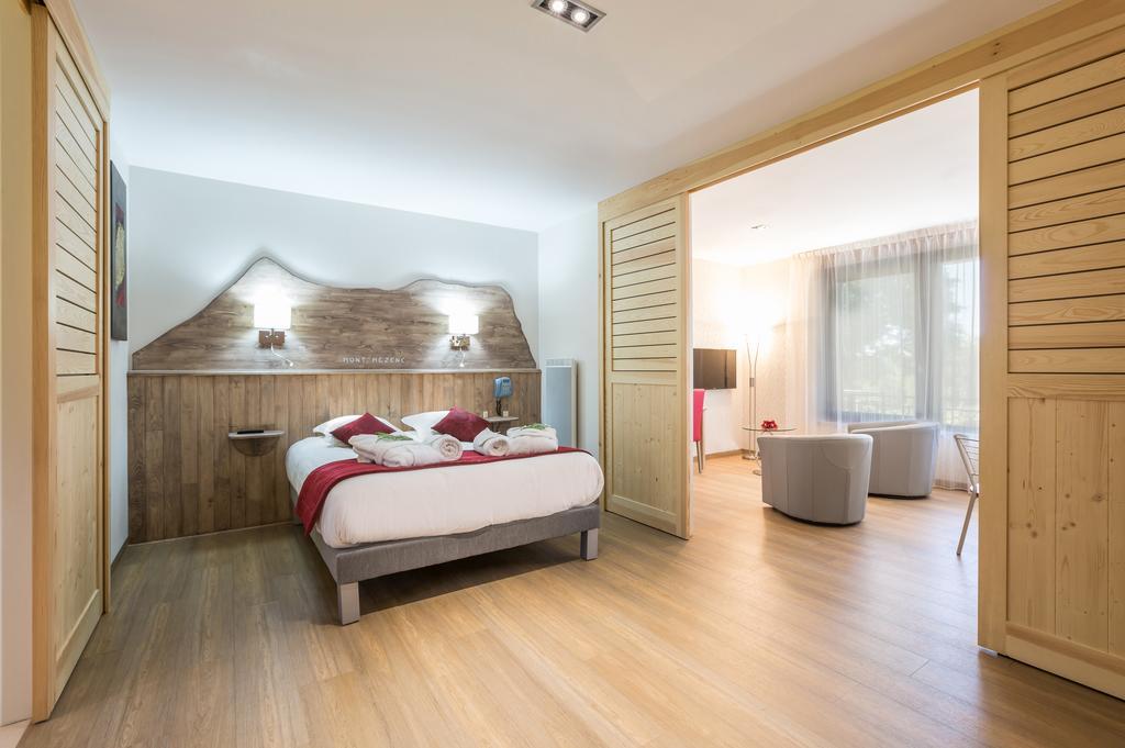 Logis Hotel Le Relais Du Bois Vialotte Le Chambon-sur-Lignon Ngoại thất bức ảnh