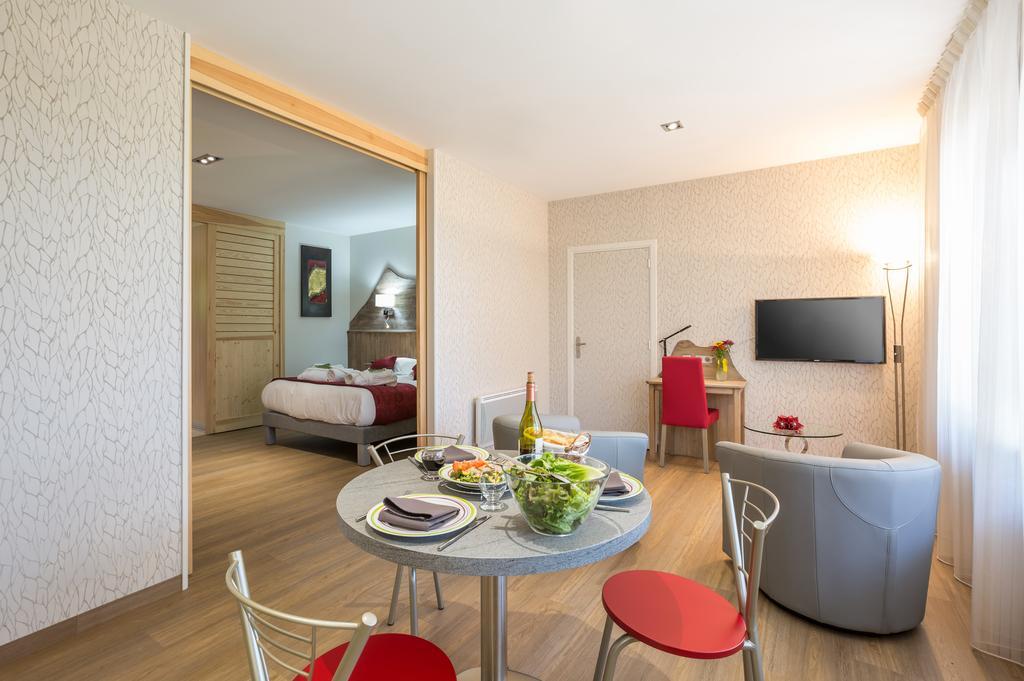 Logis Hotel Le Relais Du Bois Vialotte Le Chambon-sur-Lignon Ngoại thất bức ảnh